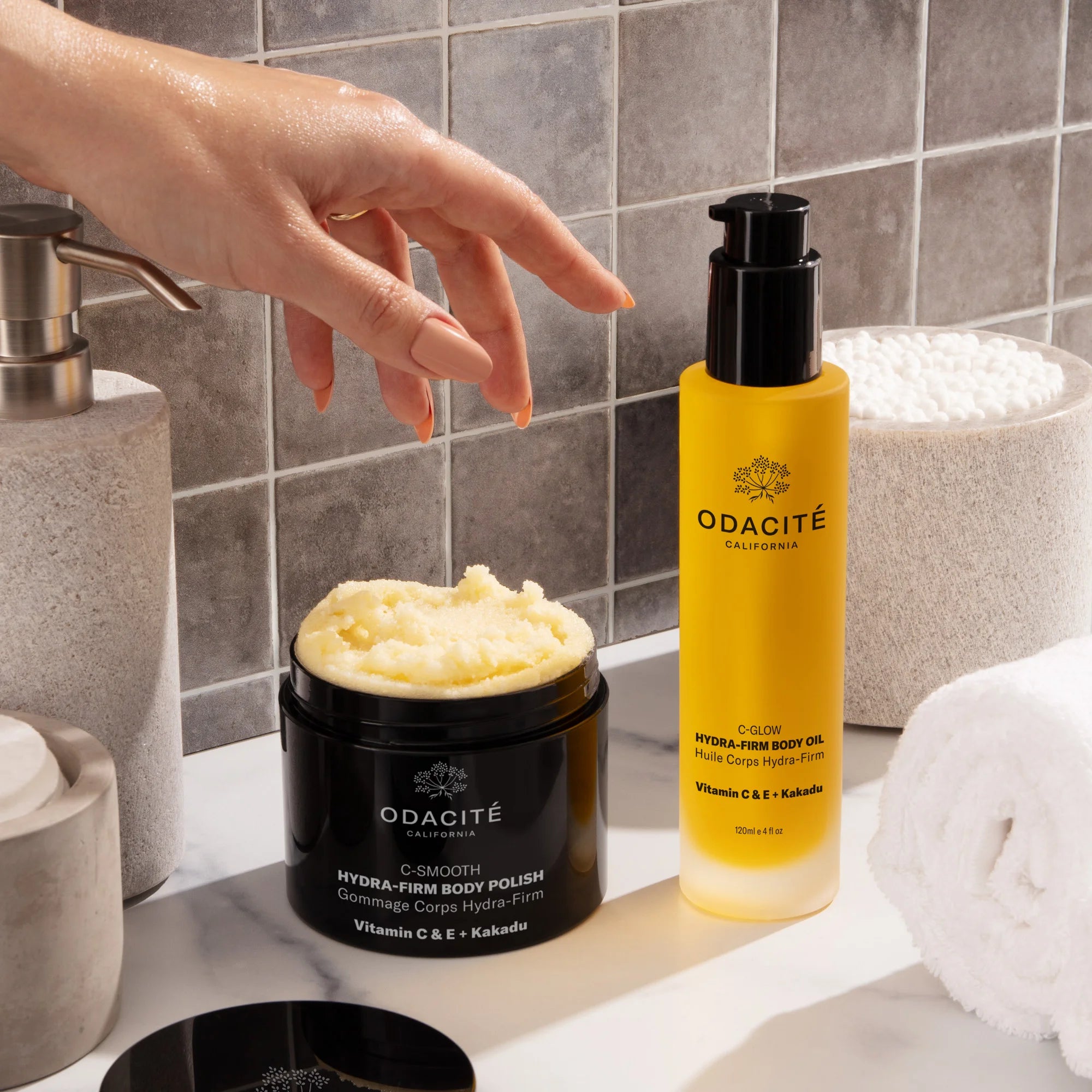 Odacité C‑SMOOTH Hydra‑Firming Body Scrub, 227 g
