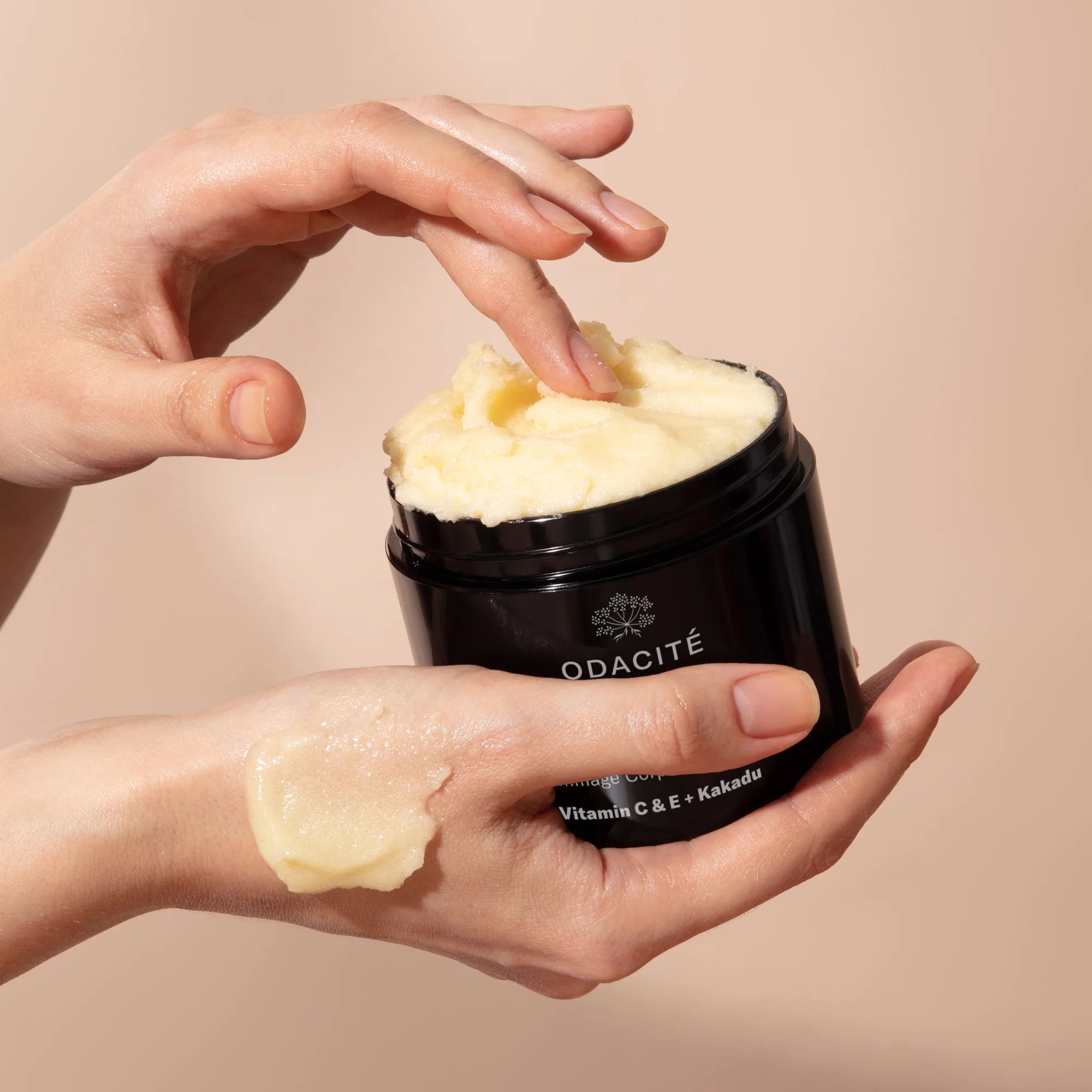 Odacité C‑SMOOTH Hydra‑Firming Body Scrub, 227 g